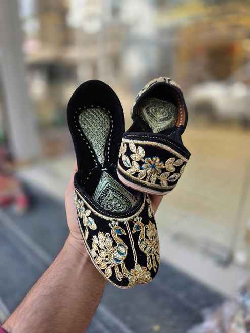 Morbagh Noir Embroidered Jutti