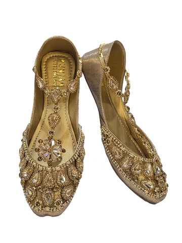 Gold Embellished Bridal Punjabi Jutti