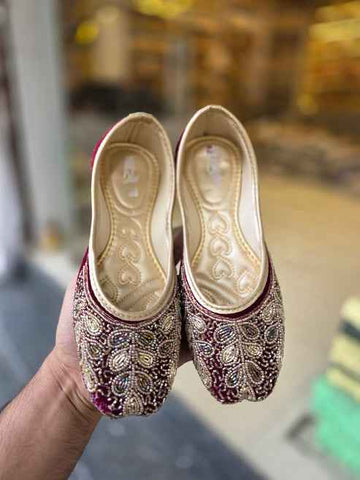 Mehrnaz Ruby Embellished Bridal Jutti