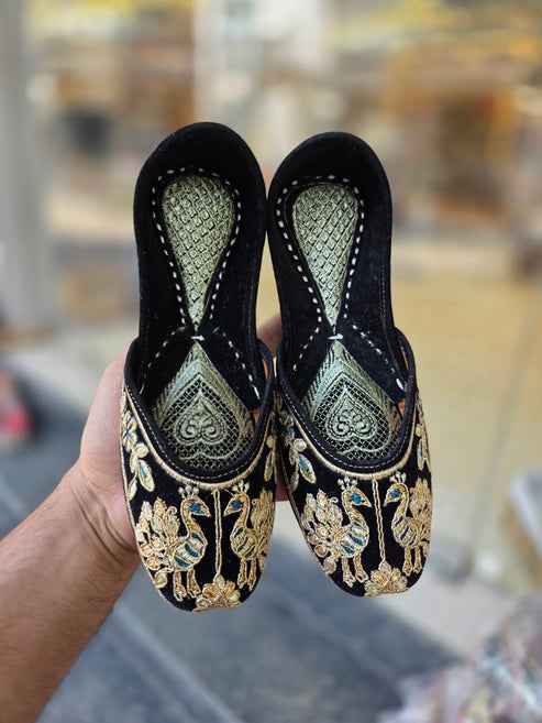 Morbagh Noir Embroidered Jutti